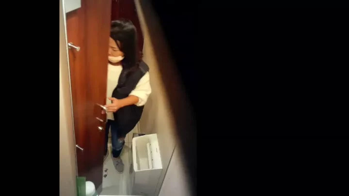 覗き見の悦楽！熟女の秘められた日常を独占 のスクリーンショット 8