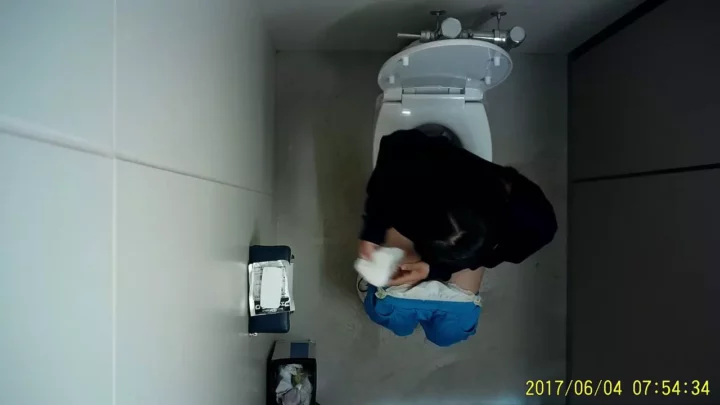 コンビニトイレ盗撮！まさかの連続ハプニング10連発 のスクリーンショット 13
