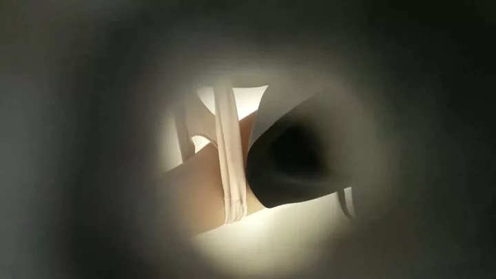 中国トイレ盗撮：密室で繰り広げられる衝撃の瞬間 のスクリーンショット 9