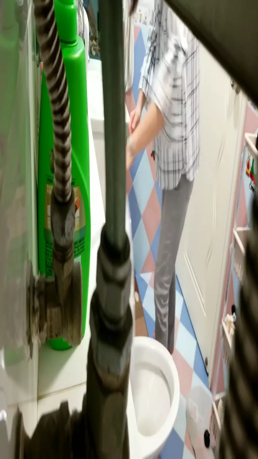 中国の公衆トイレで盗撮！美女の決定的瞬間