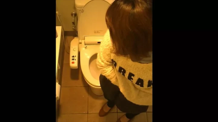 女子大生が続々…中国の学園トイレ盗撮 のスクリーンショット 12