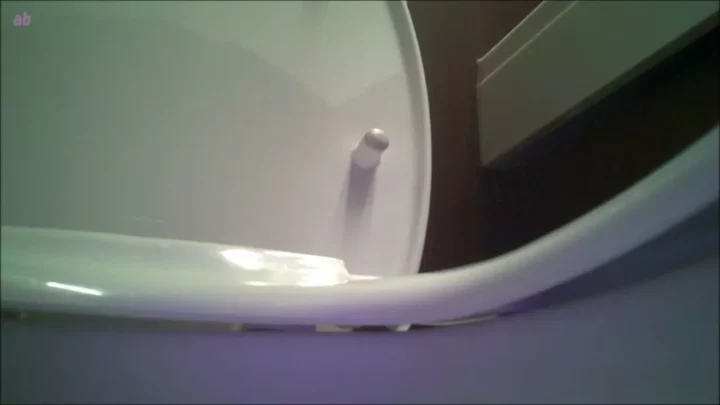 トイレ盗撮！アブノーマル男子の秘密を覗き見 のスクリーンショット 8