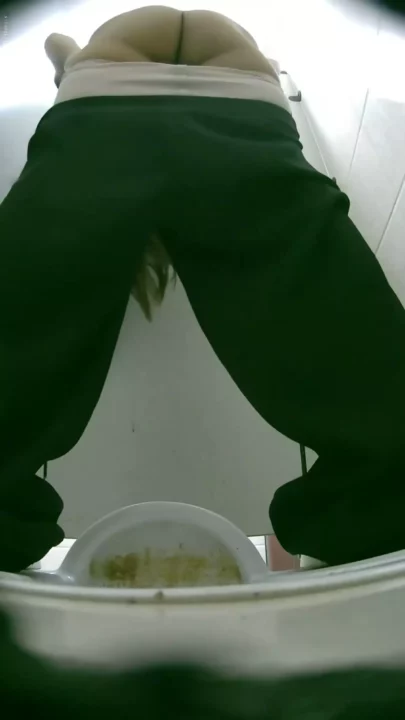 大学トイレ盗撮7！女子大生たちの㊙プライベート のスクリーンショット 2