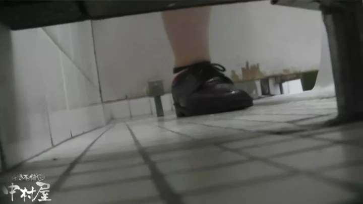 潜伏洗面所！紐跡が残るパンツに興奮 のスクリーンショット 2