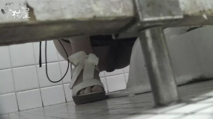 潜伏洗面所！紐跡が残るパンツに興奮 のスクリーンショット 15