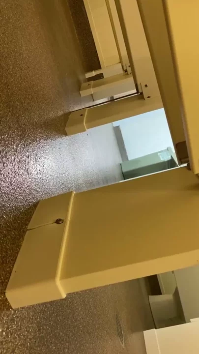 女子大生がブティックの個室トイレで魅せる秘密の快感 のスクリーンショット 4