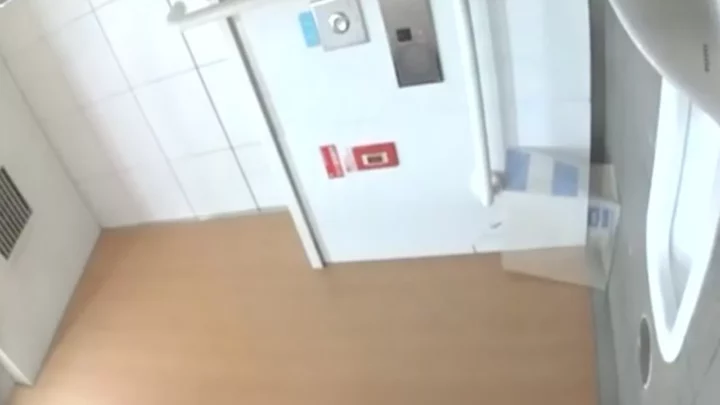 隠し撮りトイレで暴かれる美人の排泄。禁断の欲望。 のスクリーンショット 7
