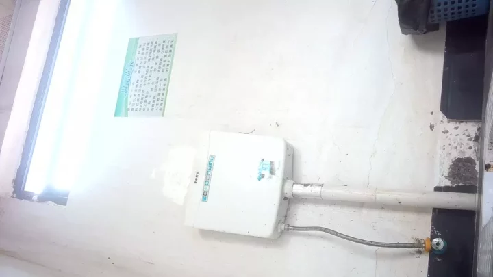 中国の隠し撮り！トイレの秘密が暴かれる高画質映像 のスクリーンショット 4