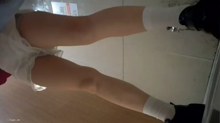 中国女子トイレ盗撮！欲望うず巻く秘密の覗き見 のスクリーンショット 12