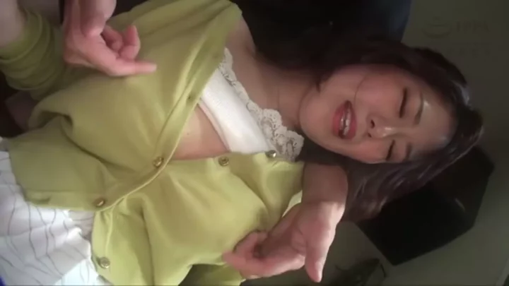 乳罪妻の裏切り：禁断の関係が暴かれる夜 のスクリーンショット 1
