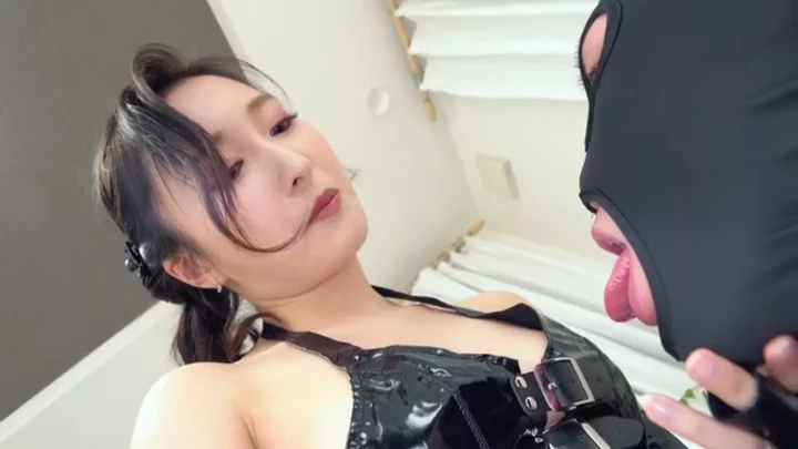 M男に恋した若奥様、初めての快感に溺れる