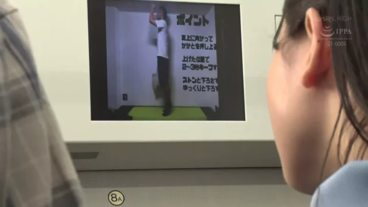 ミニスカ生足が誘う羞恥プレイ！バックから激しく突き上げ