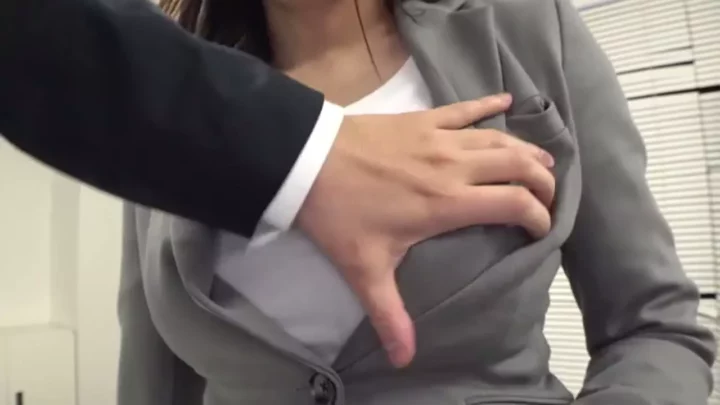 高身長美脚上司のパンスト挑発に抗えず… のスクリーンショット 1