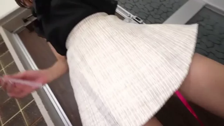 家出少女の過激プレイ！飲尿&クンニで喉を潤す異常性交