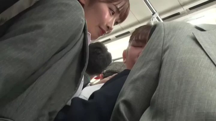 焦らし尽くすレズキスに発情!粘つく舌絡み絶頂