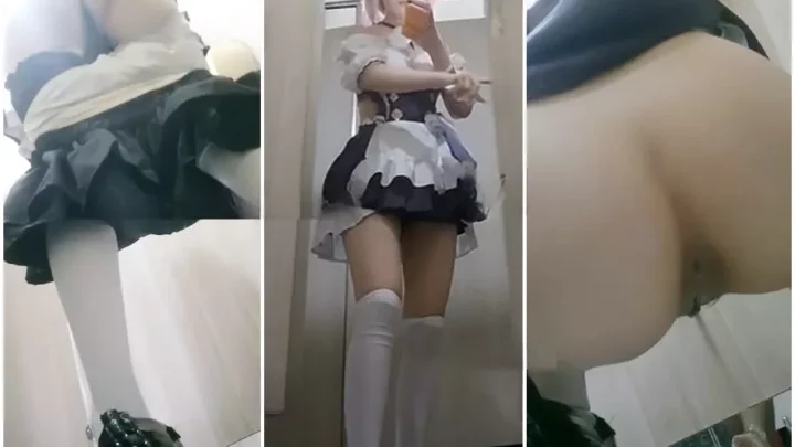 速報！未公開コスプレ美少女の秘密のトイレショット