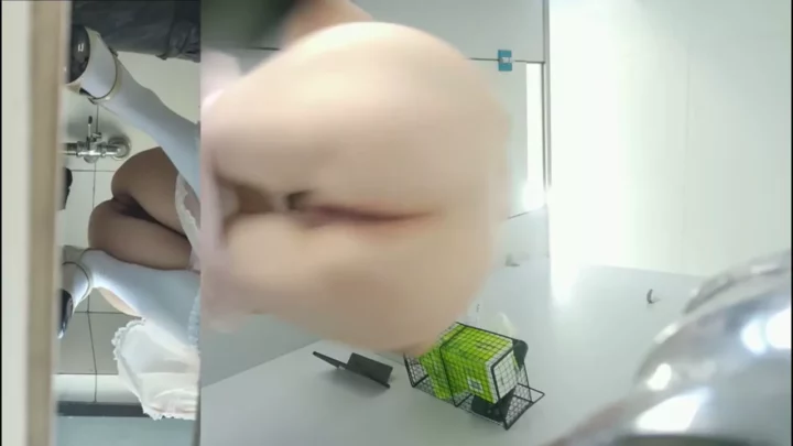 Screenshot 1 from アニメイベント女子トイレに潜む魔の手！