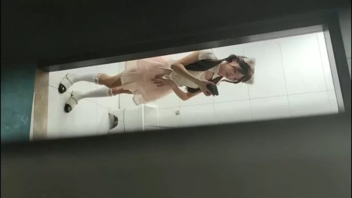 Screenshot 4 from アニメイベント女子トイレに潜む魔の手！