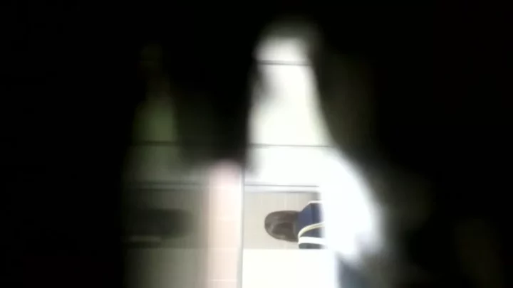 Screenshot 1 from 禁断の化粧室絵巻：覗き見られた密会の瞬間