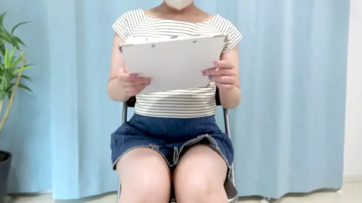 大胆人妻、ワクチン後の診察で思わぬ展開に… のスクリーンショット 1