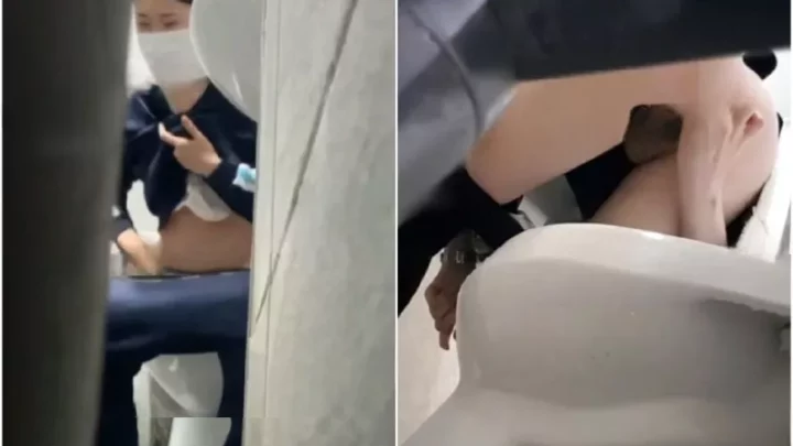 昼休み中、女子トイレで繰り広げられた秘密の行為