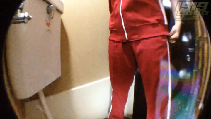 Screenshot 1 from 秘湯で密会…古式ゆかしい和式トイレで魅せる肢体