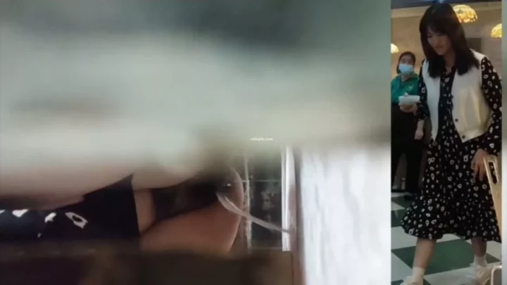 火鍋店女子トイレで盗撮！密室で響く排尿音 のスクリーンショット 3
