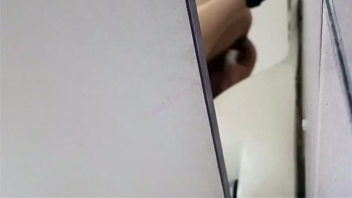 Screenshot 4 from 中国の公衆トイレで盗撮された衝撃映像