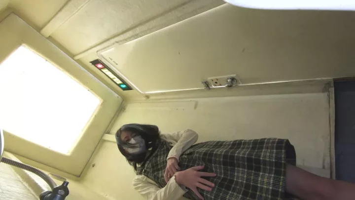 【隠し撮り】トイレで魅せる素顔の秘密！ のスクリーンショット 4