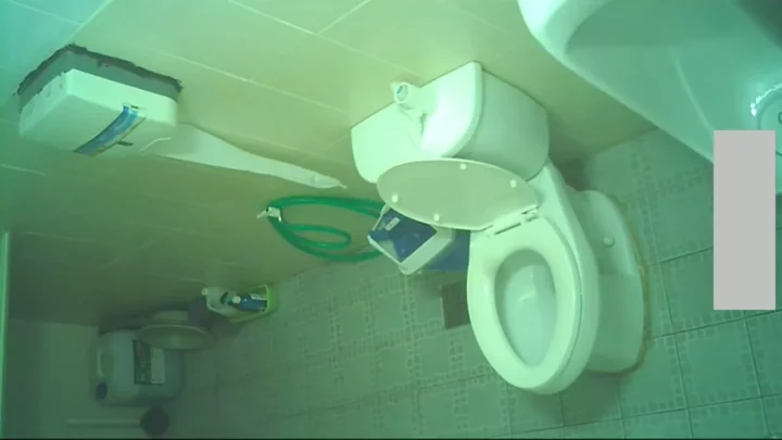 Screenshot 3 from 中国のトイレで盗撮！衝撃の隠しカメラ映像