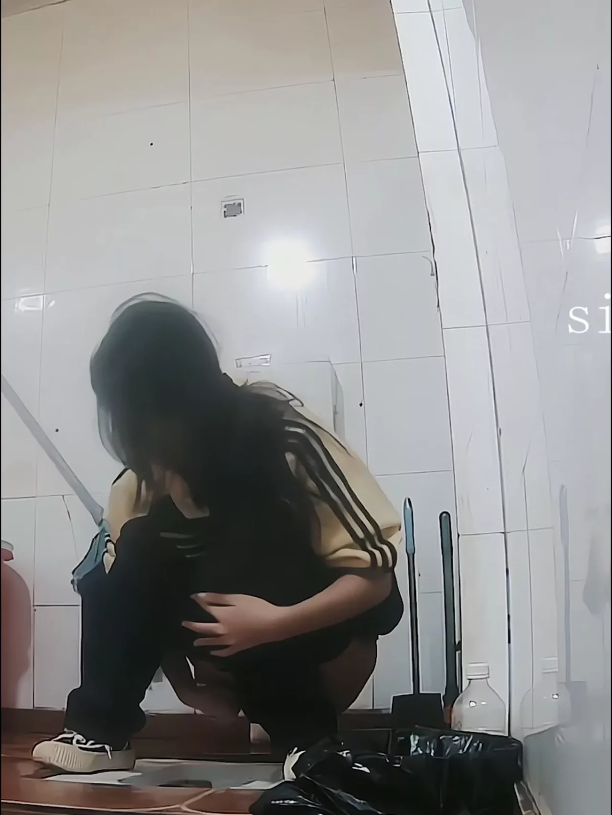大学トイレで隠し撮り!絶景パノラマ映像 のスクリーンショット 3