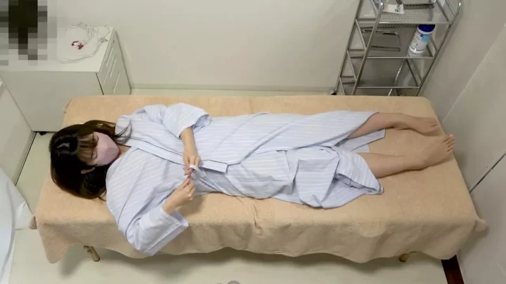 清純派美人の秘められた検査…心電図で脈拍上昇！？ のスクリーンショット 4