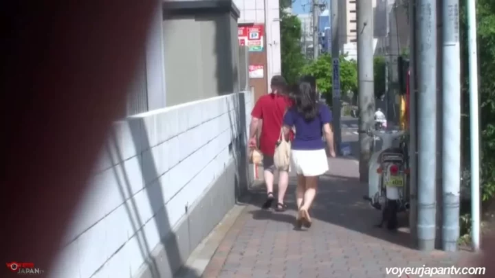 美少女の秘密の放尿！魅惑の覗き見体験 のスクリーンショット 1