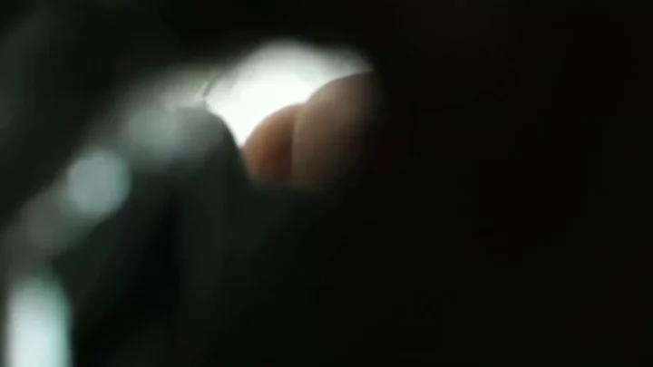 Screenshot 1 from 女子トイレ盗撮！放尿する美大学生の決定的瞬間