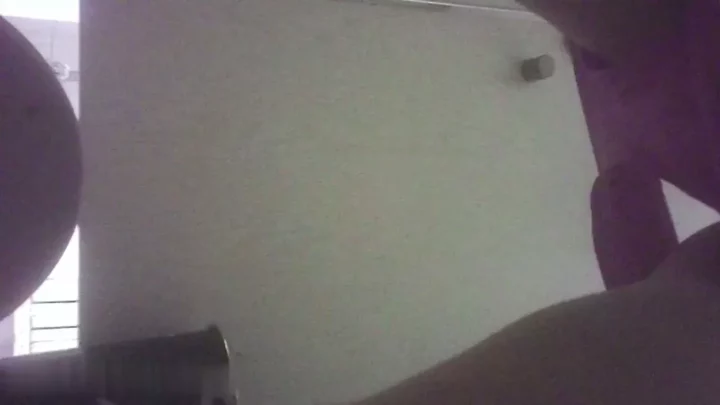 Screenshot 2 from 休み時間、美人女子学生がトイレで…隠し撮り
