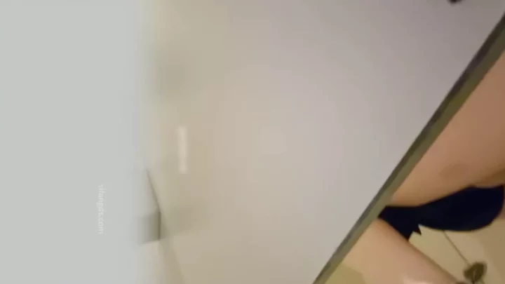 Screenshot 3 from 隠し撮り！ダンス美女の衝撃トイレ盗撮！