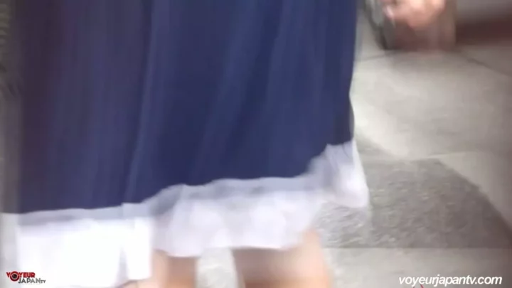 美少女の秘密の放尿！魅惑の覗き見体験 のスクリーンショット 3
