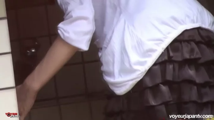Screenshot 4 from 覗き見！トイレで繰り広げられるひそかな誘惑