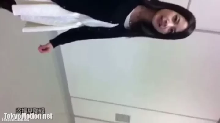 隠し撮り！若き乙女たちの㊙トイレ風景を覗き見 のスクリーンショット 12