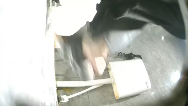 黄色いドレス美女の密室盗撮 高画質トイレ盗写 のスクリーンショット 4