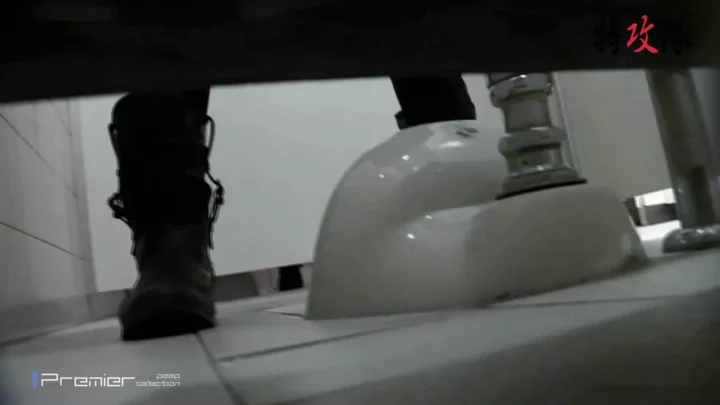 可愛い友達同士の秘密の夜…盗撮カメラが捉えた素顔 のスクリーンショット 4