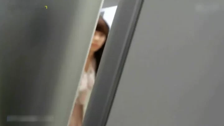 【無修正】乙女の恥ずかしい瞬間を盗撮！隠しカメラ映像 のスクリーンショット 5