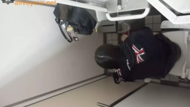 【化粧室絵巻】駅舎で魅せる密室の秘め事 のスクリーンショット 1