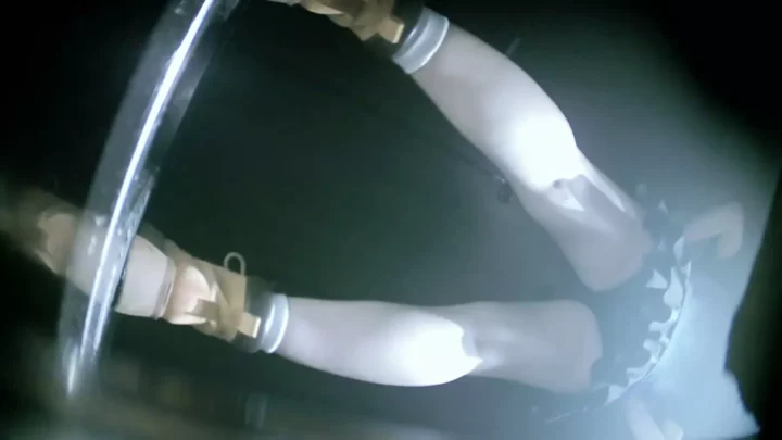 女子トイレ盗撮！黒ストッキング美脚の衝撃 のスクリーンショット 3